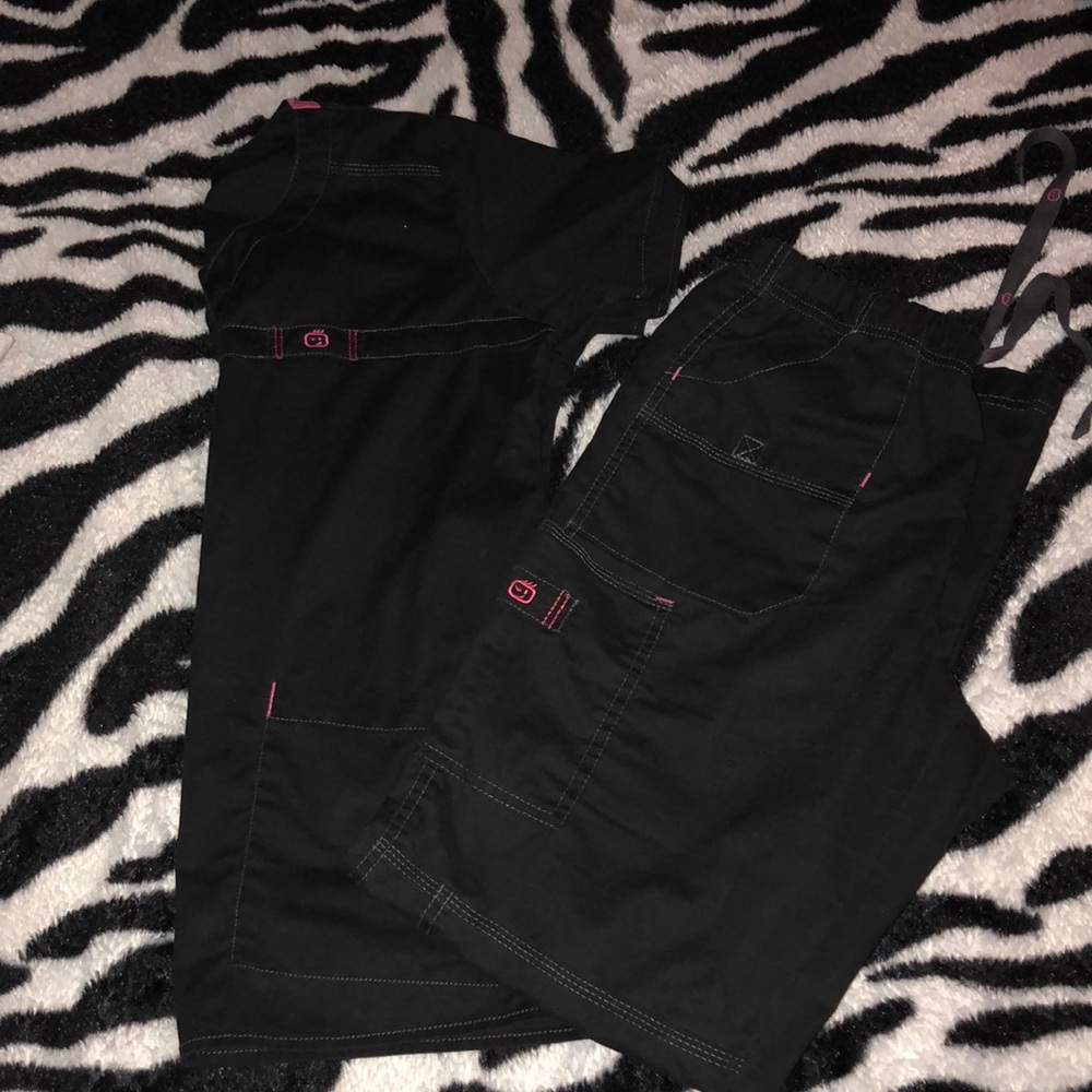 Wonder wink scrubs